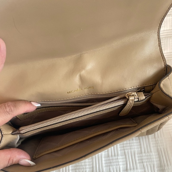 MK Soho Large Quilted Leather Shoulder Bag - Picture 7 of 15